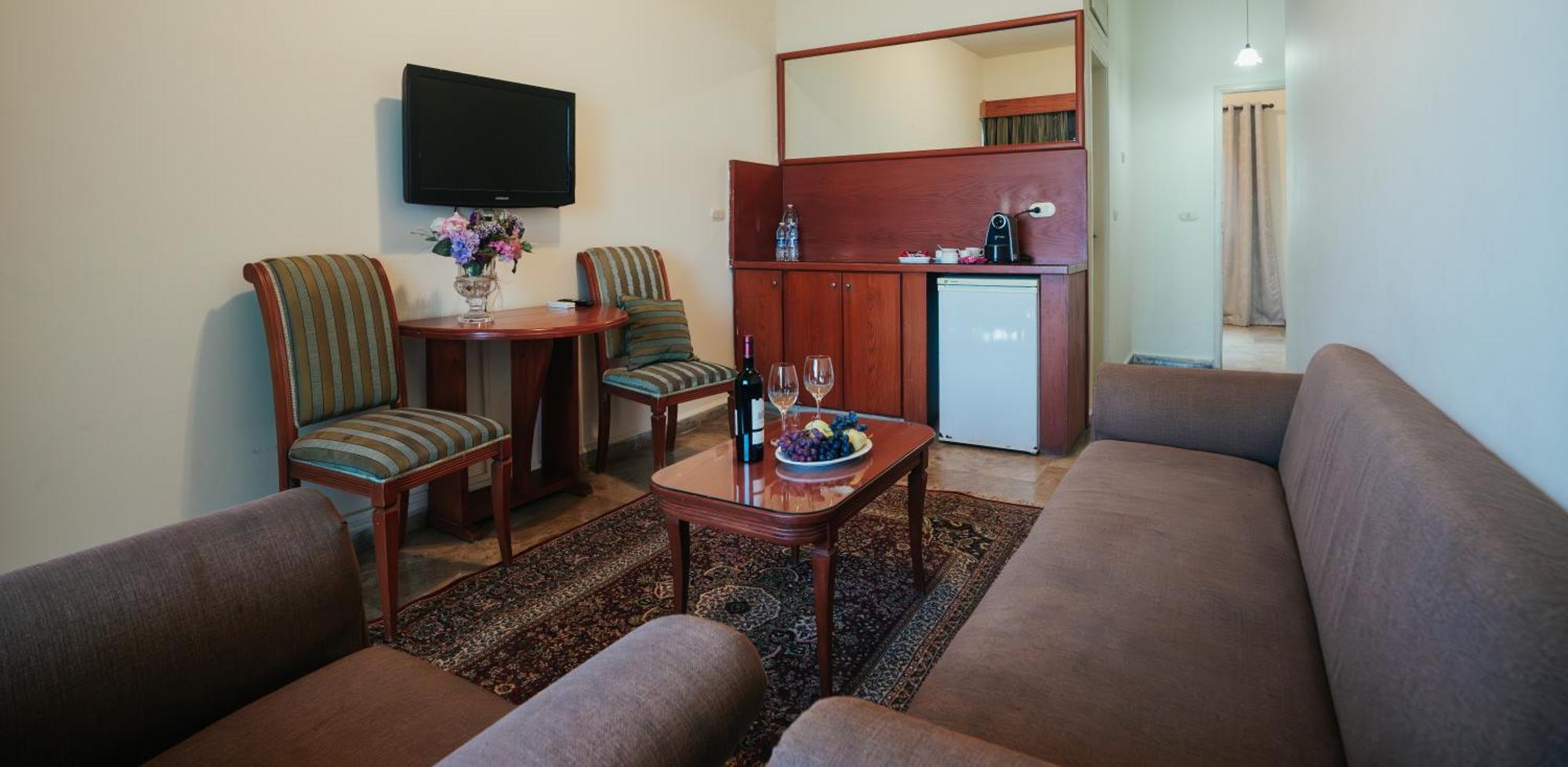 Holiday Suites Hotel & Beach Resort Jounieh Εξωτερικό φωτογραφία