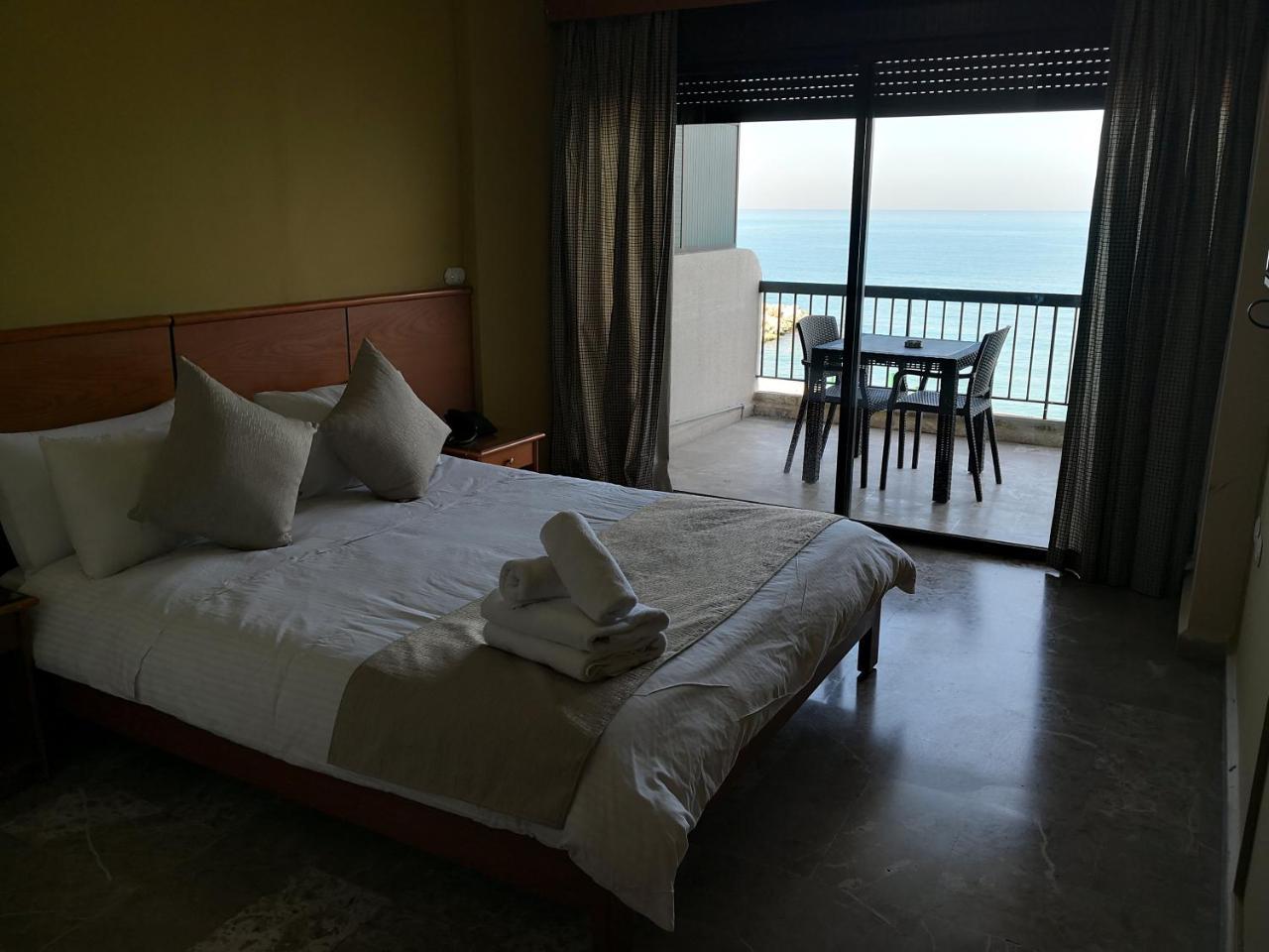 Holiday Suites Hotel & Beach Resort Jounieh Εξωτερικό φωτογραφία
