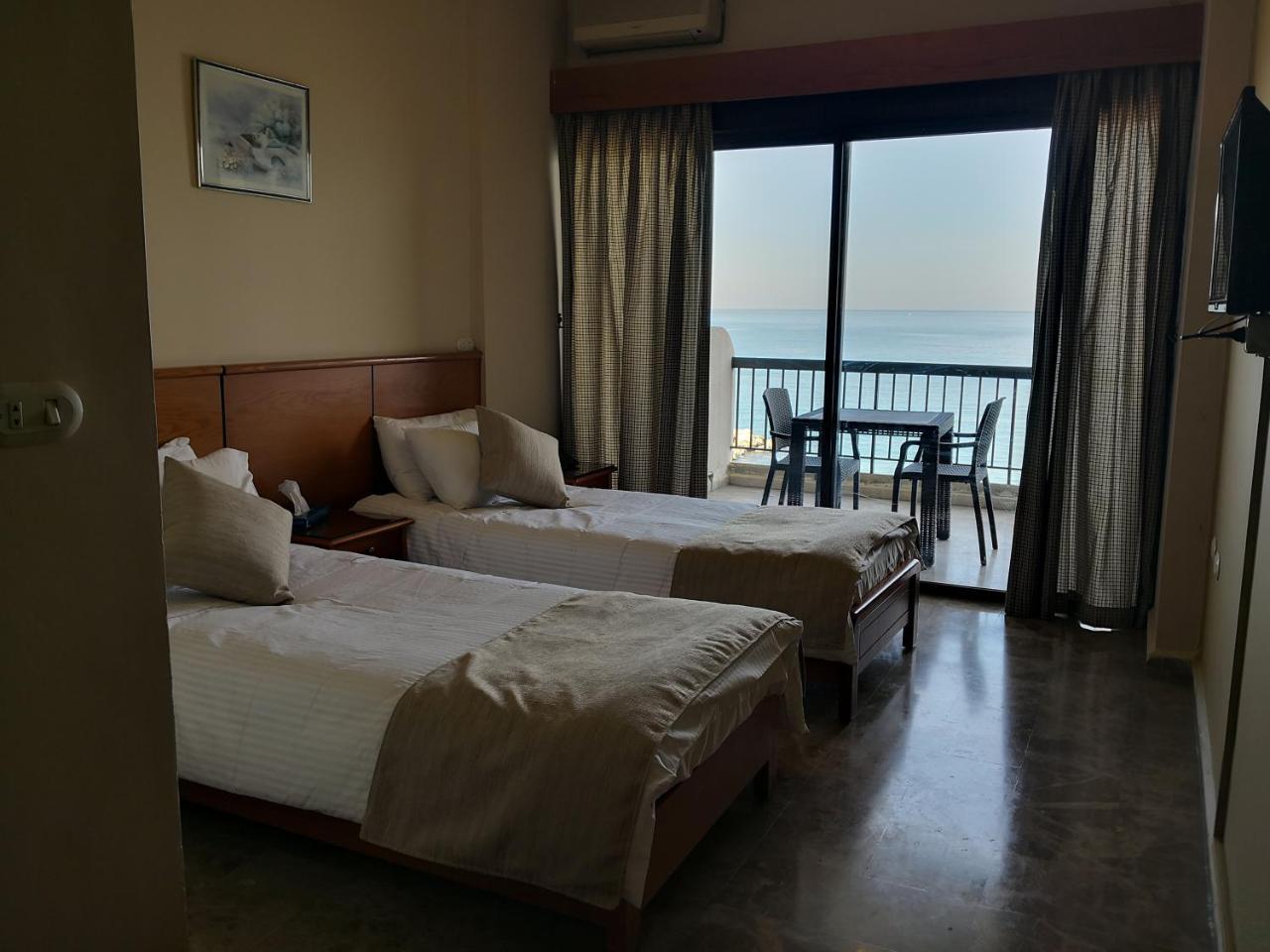 Holiday Suites Hotel & Beach Resort Jounieh Εξωτερικό φωτογραφία