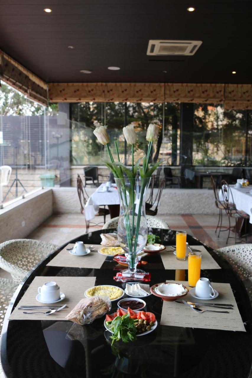Holiday Suites Hotel & Beach Resort Jounieh Εξωτερικό φωτογραφία