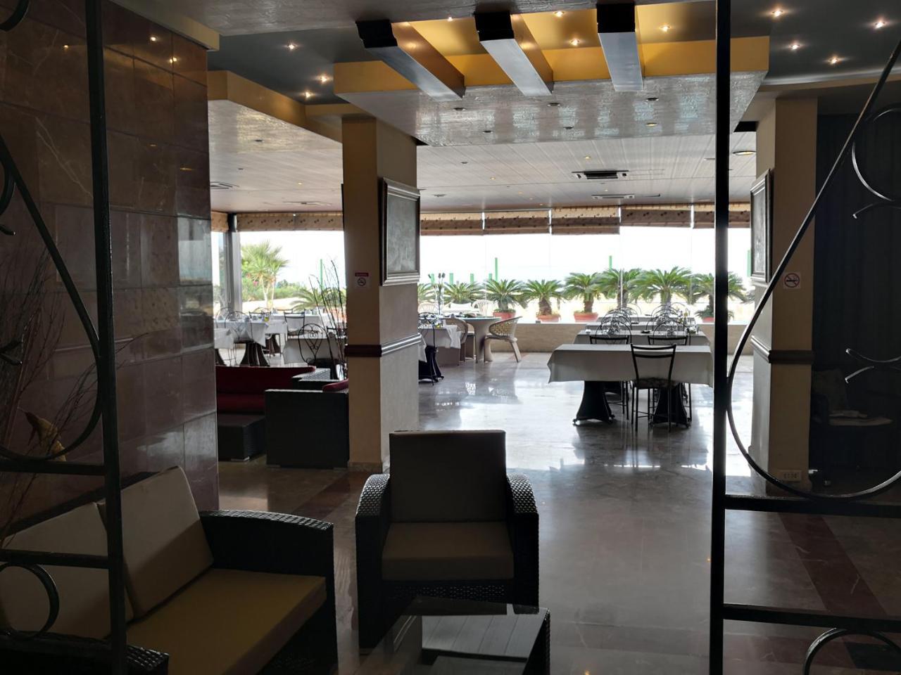 Holiday Suites Hotel & Beach Resort Jounieh Εξωτερικό φωτογραφία