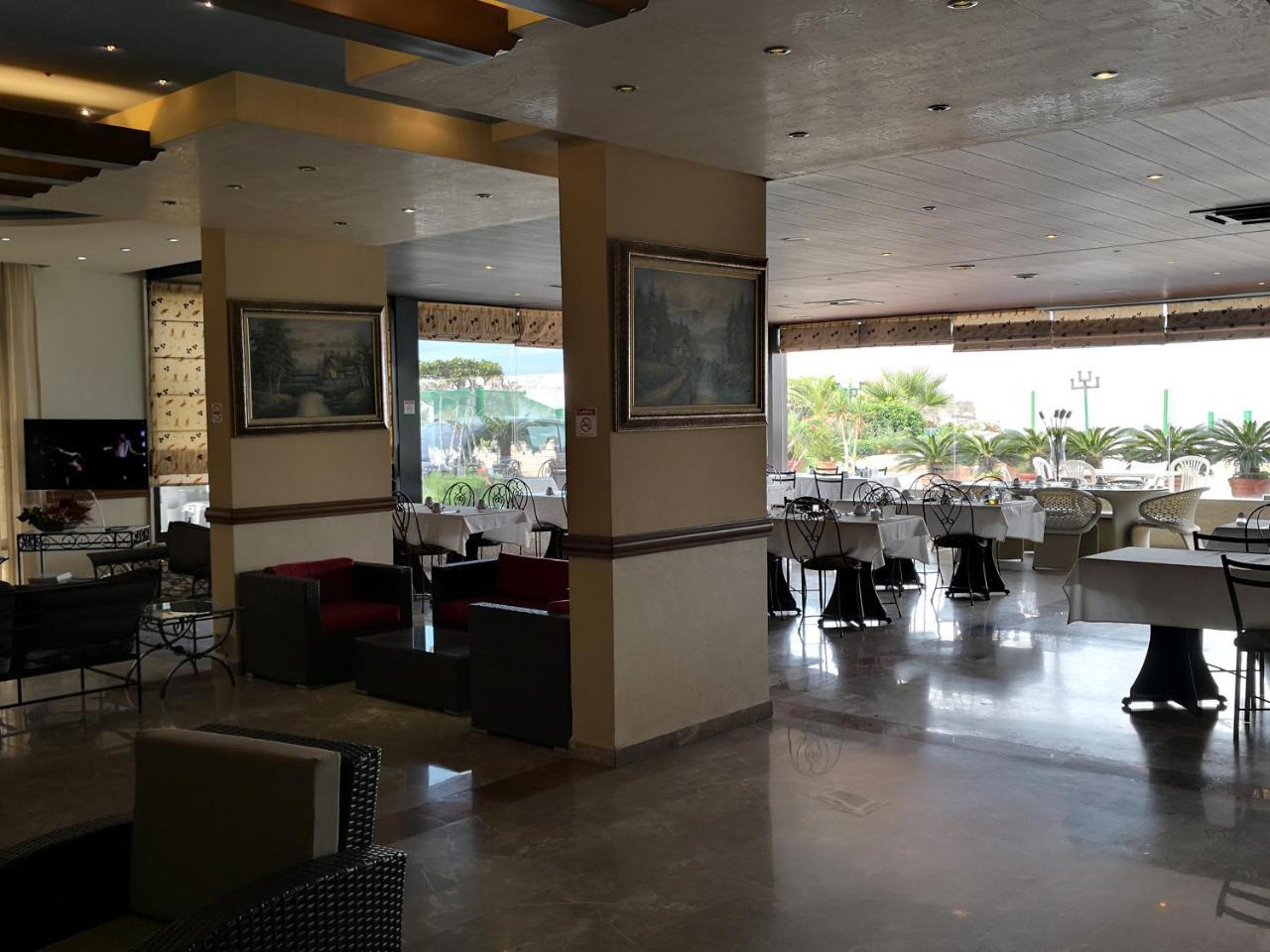 Holiday Suites Hotel & Beach Resort Jounieh Εξωτερικό φωτογραφία