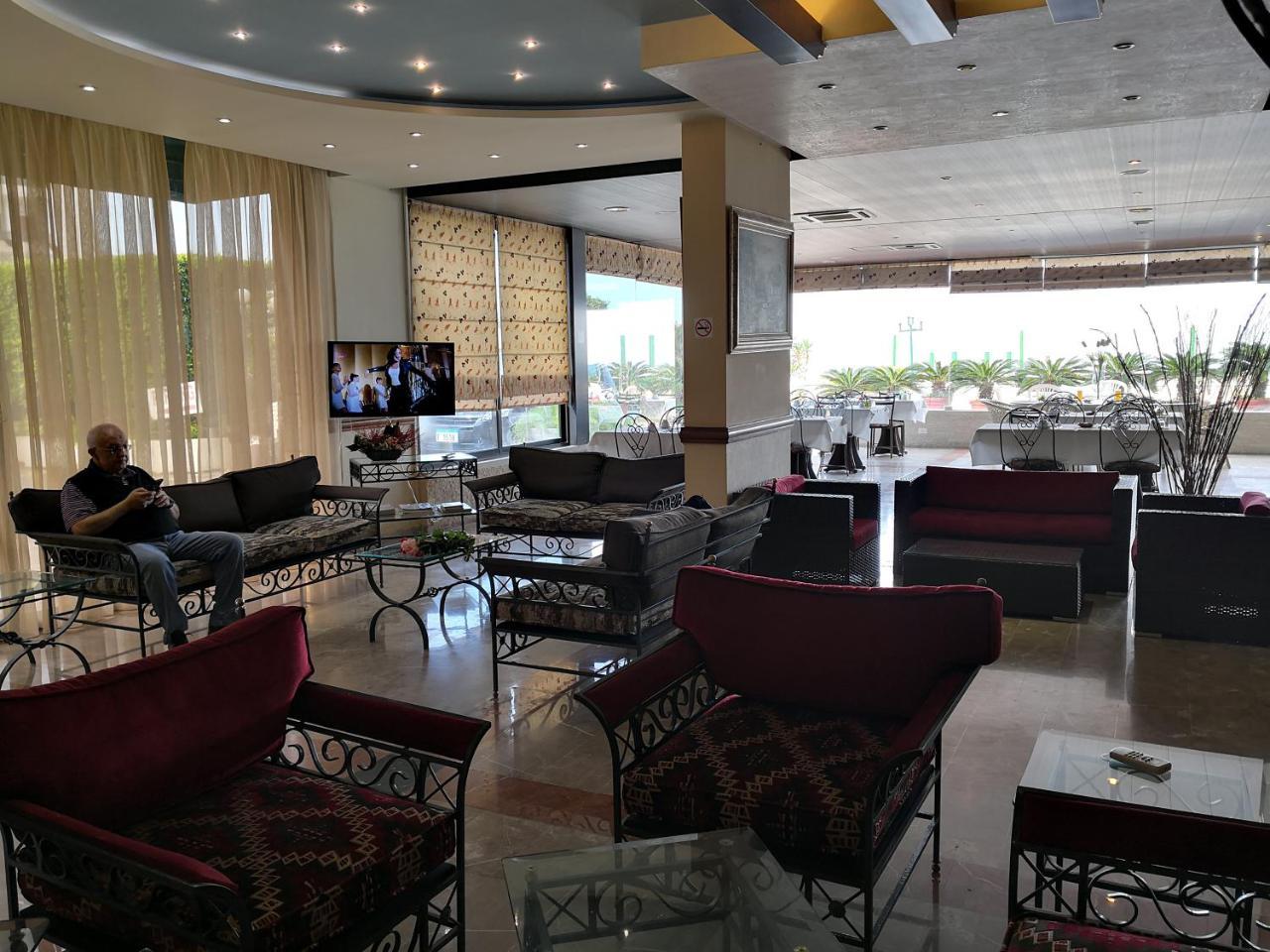 Holiday Suites Hotel & Beach Resort Jounieh Εξωτερικό φωτογραφία