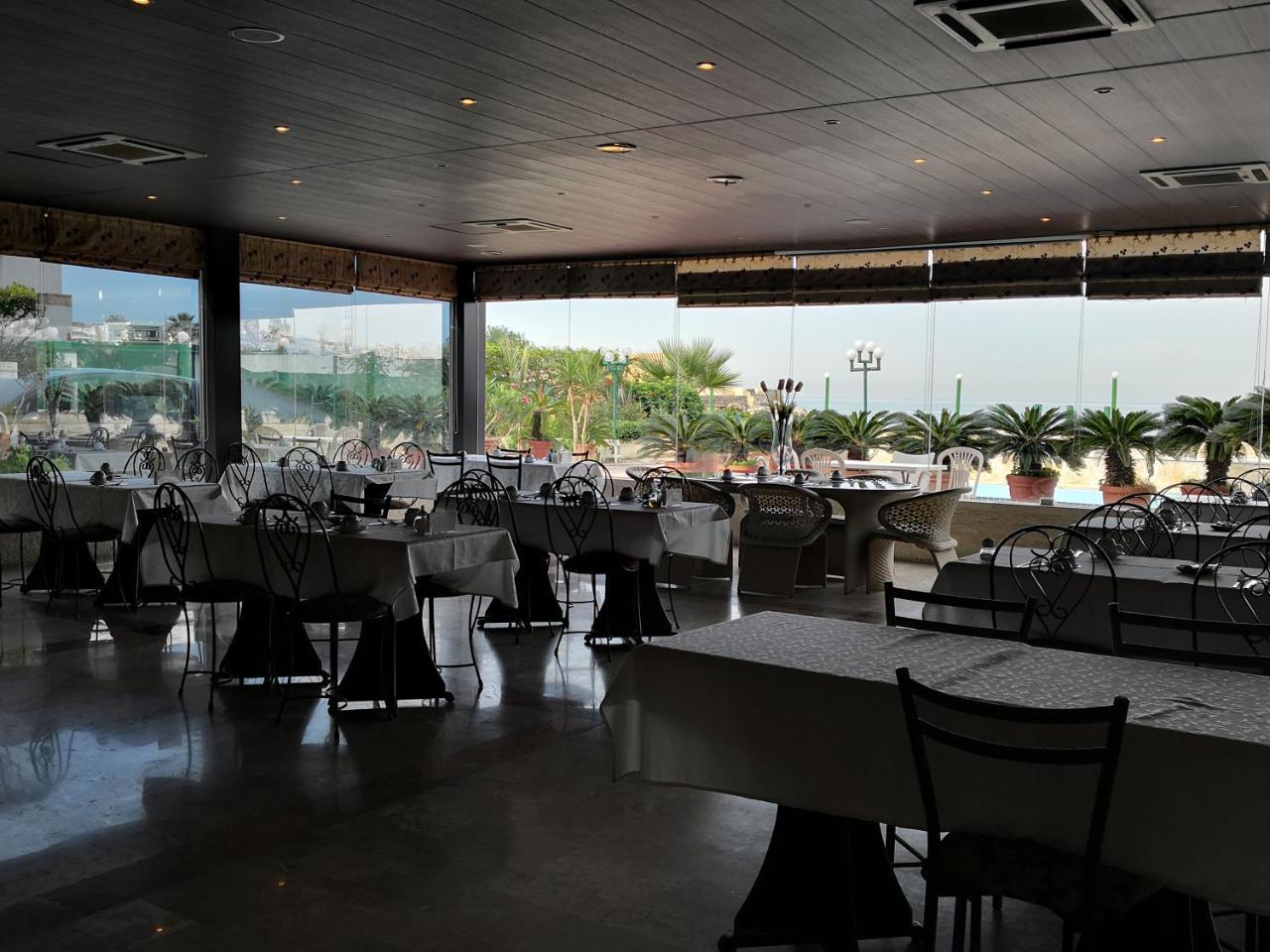 Holiday Suites Hotel & Beach Resort Jounieh Εξωτερικό φωτογραφία